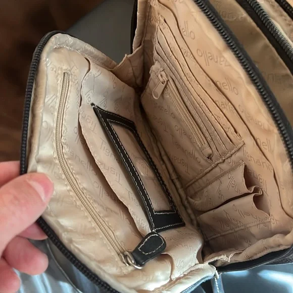 Tignanello cross body purse black leather - Picture 4 of 16